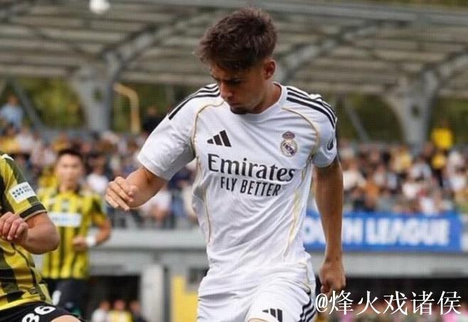 19岁皇马左后卫巴尔德佩尼亚斯入选欧冠大名单,或迎首秀 19岁皇马左后卫巴尔德佩尼亚斯入选欧冠大名单,或迎首秀