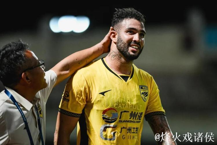 卡洛斯:希望对手不要把火力都对着我 期待和广州球迷交流 卡洛斯:希望对手不要把火力都对着我 期待和广州球迷交流